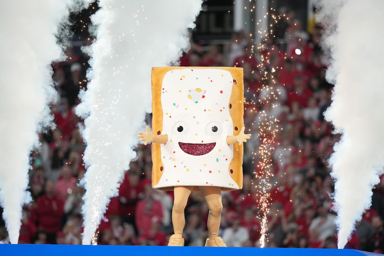 COLLEGE FOOTBALL: DEC 28 Pop-Tarts Bowl - NC State vs Kansas State