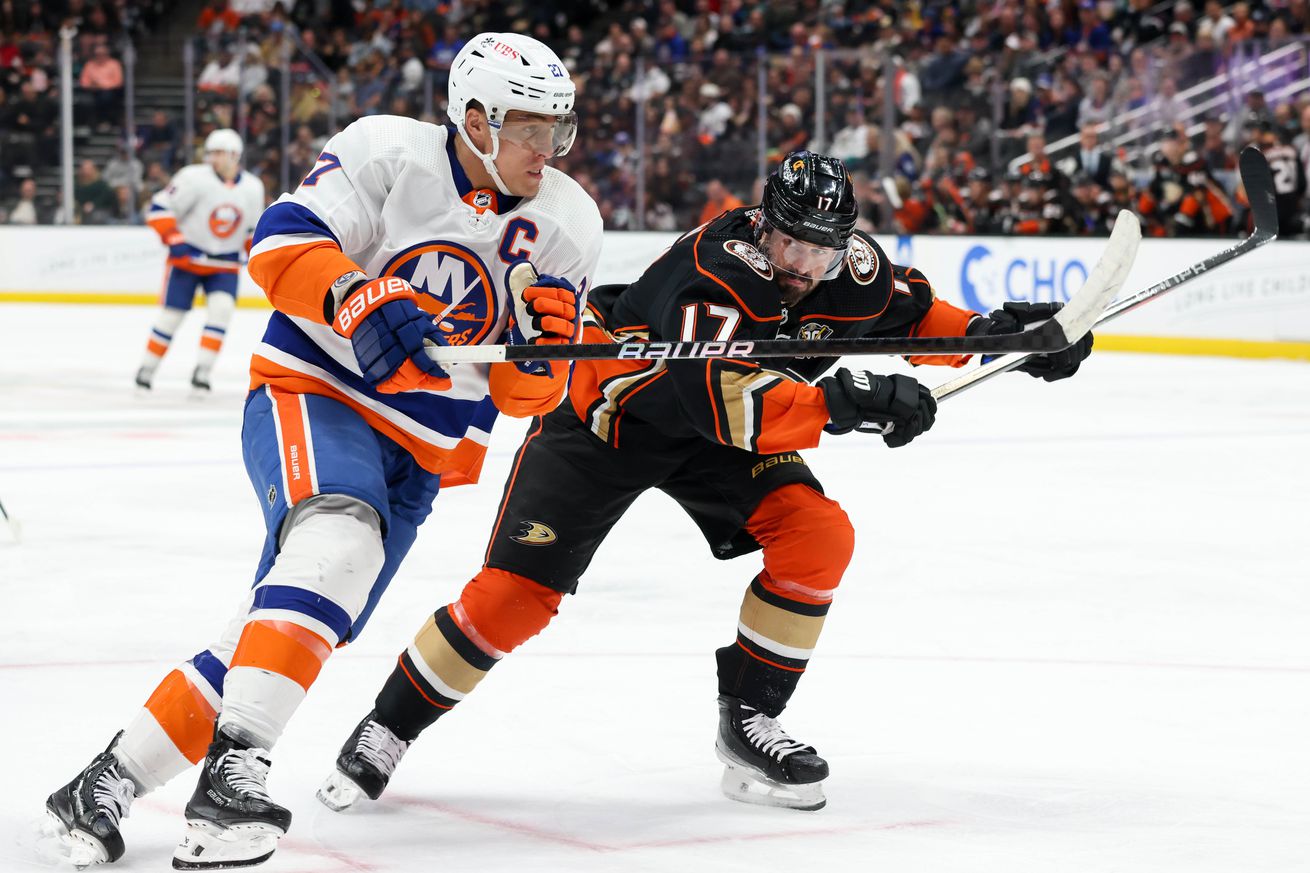 New York Islanders v Anaheim Ducks