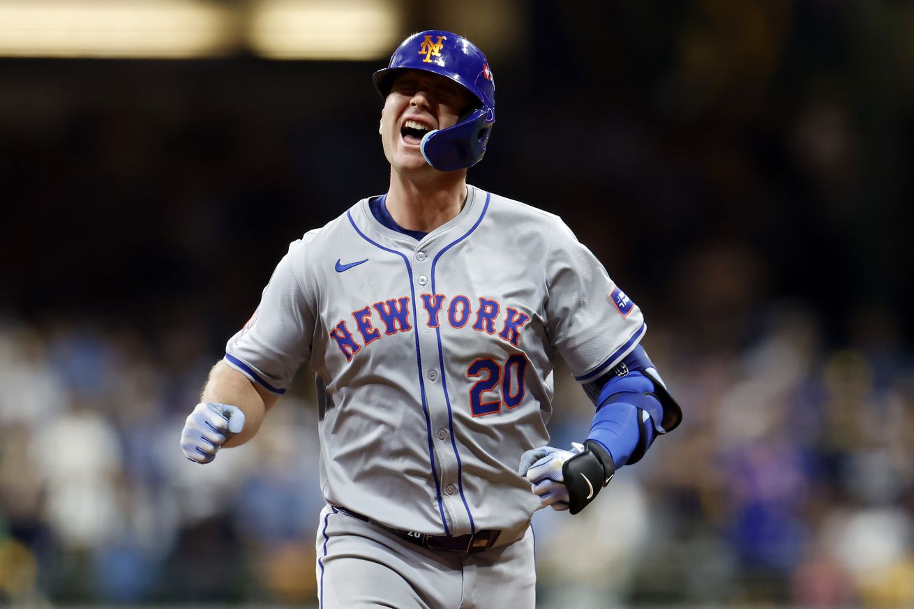 Wild Card Series - New York Mets v Milwaukee Brewers - Game 3