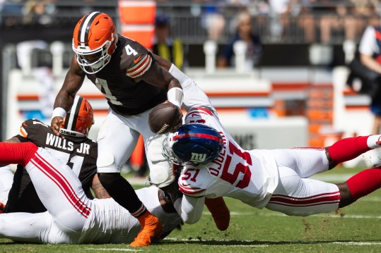 NFL: New York Giants at Cleveland Browns, azeez ojulari