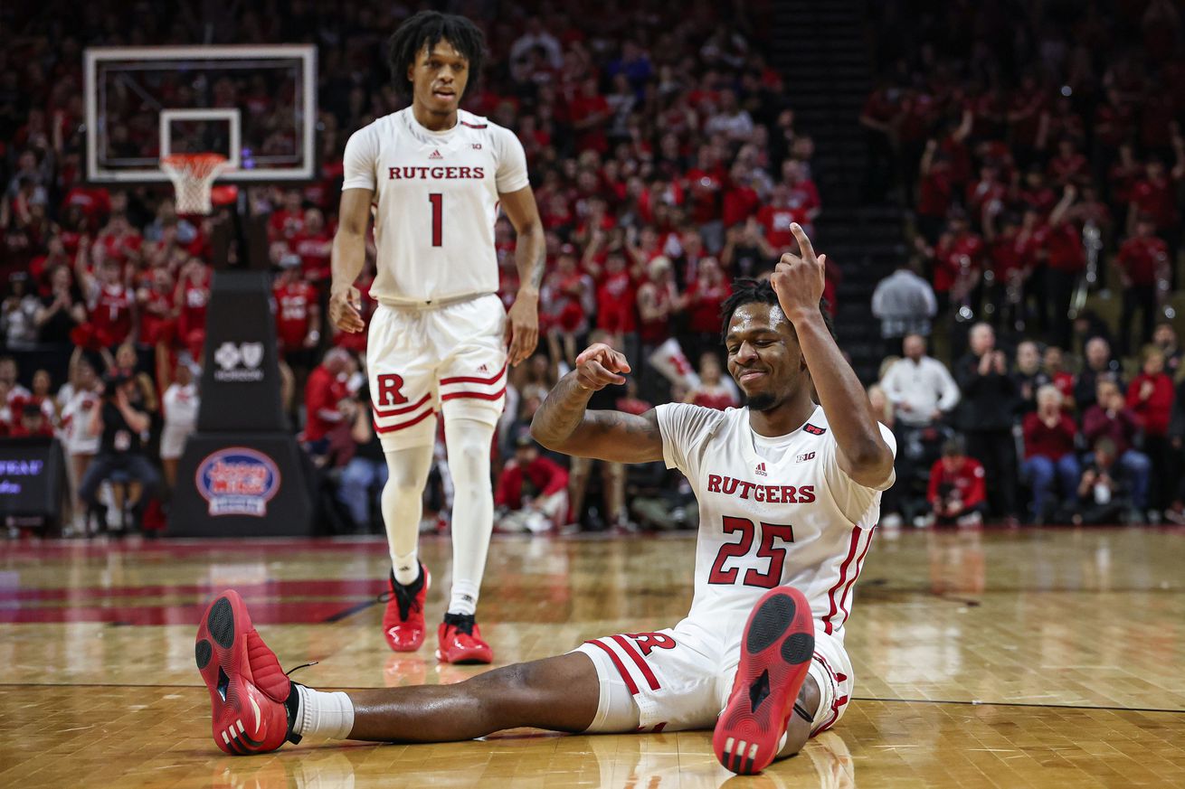 Feb 10, 2024; Piscataway, New Jersey, USA; Rutgers Scarlet Knights guard Jeremiah Williams (25) reacts after making a basking against the Wisconsin Badgers during the second half at Jersey Mike’s Arena. Mandatory Credit: Vincent Carchietta-Imagn Images