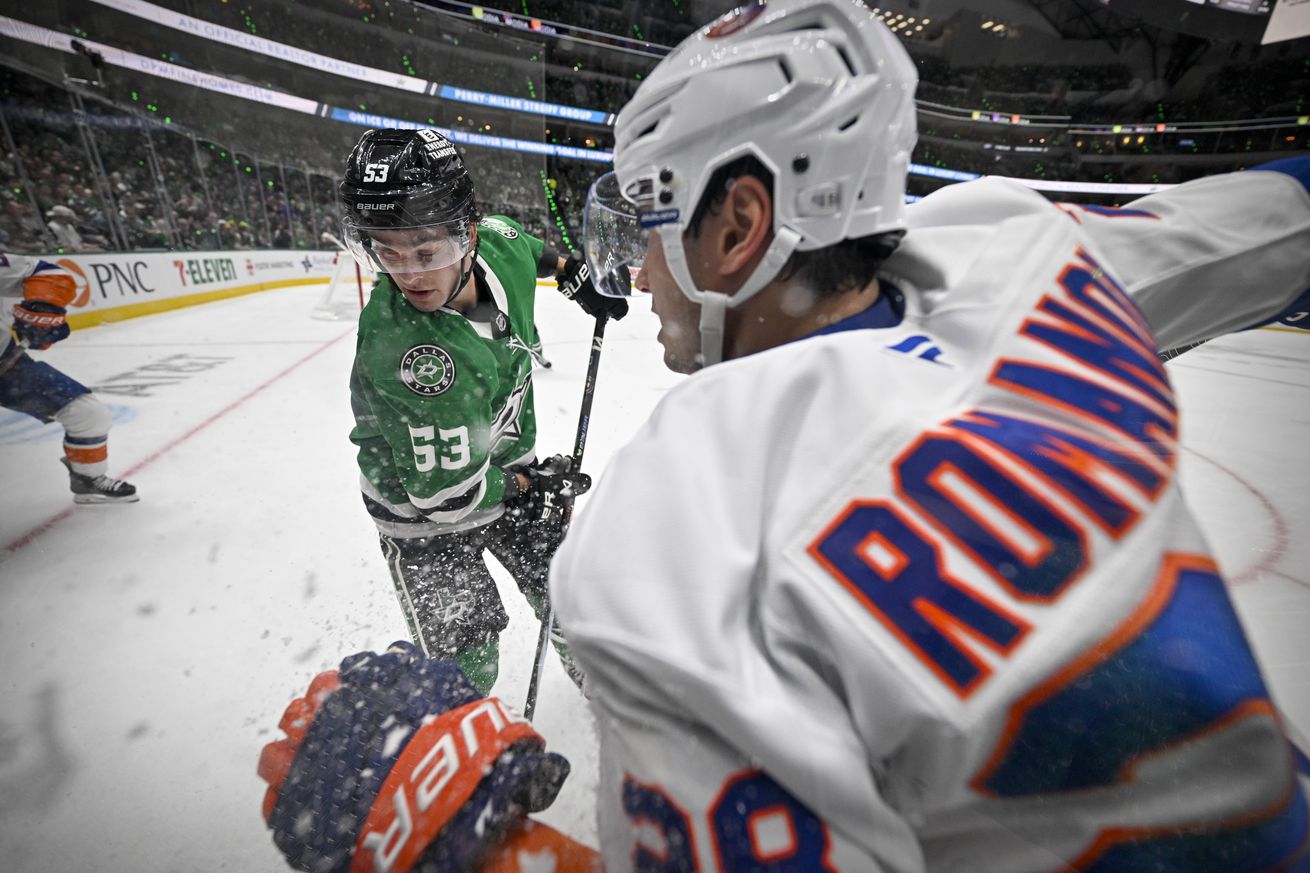 NHL: New York Islanders at Dallas Stars