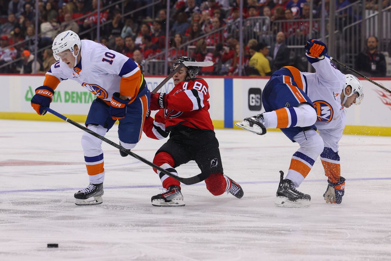 NHL: New York Islanders at New Jersey Devils