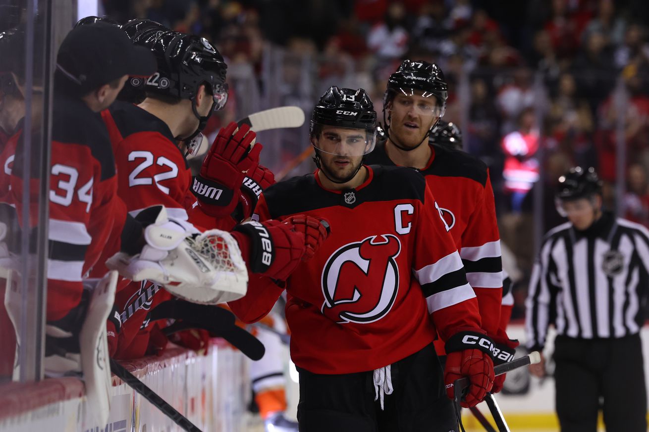 NHL: Anaheim Ducks at New Jersey Devils