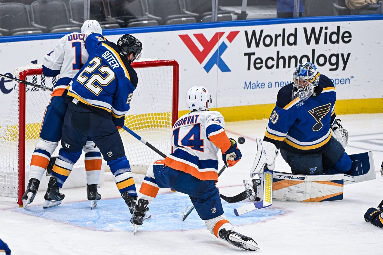 NHL: OCT 17 Islanders at Blues