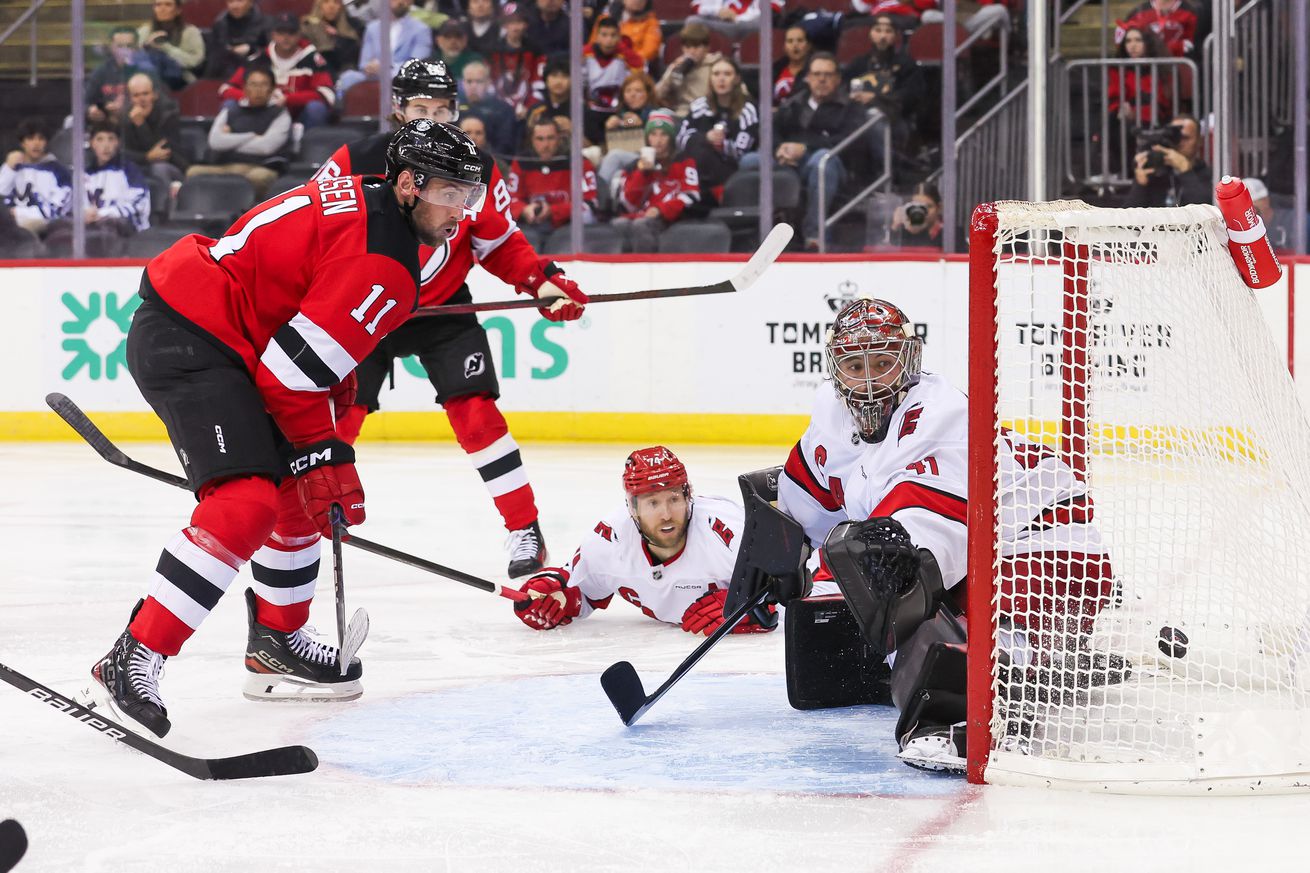 Carolina Hurricanes v New Jersey Devils