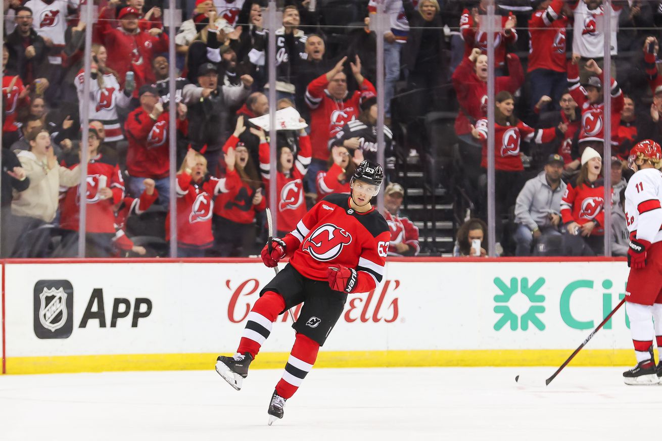 Carolina Hurricanes v New Jersey Devils