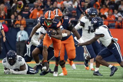 COLLEGE FOOTBALL: NOV 23 UConn at Syracuse