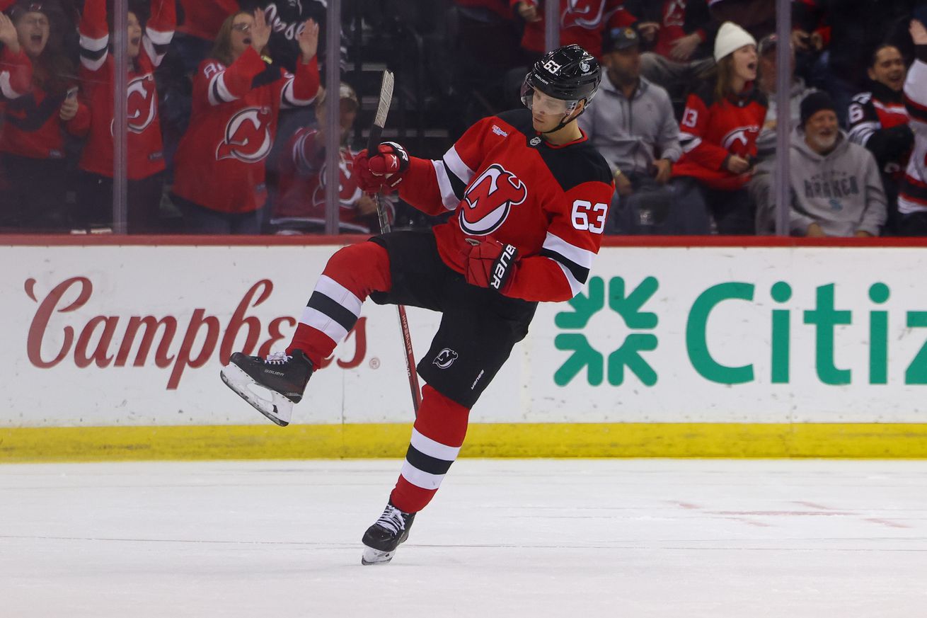 NHL: Carolina Hurricanes at New Jersey Devils