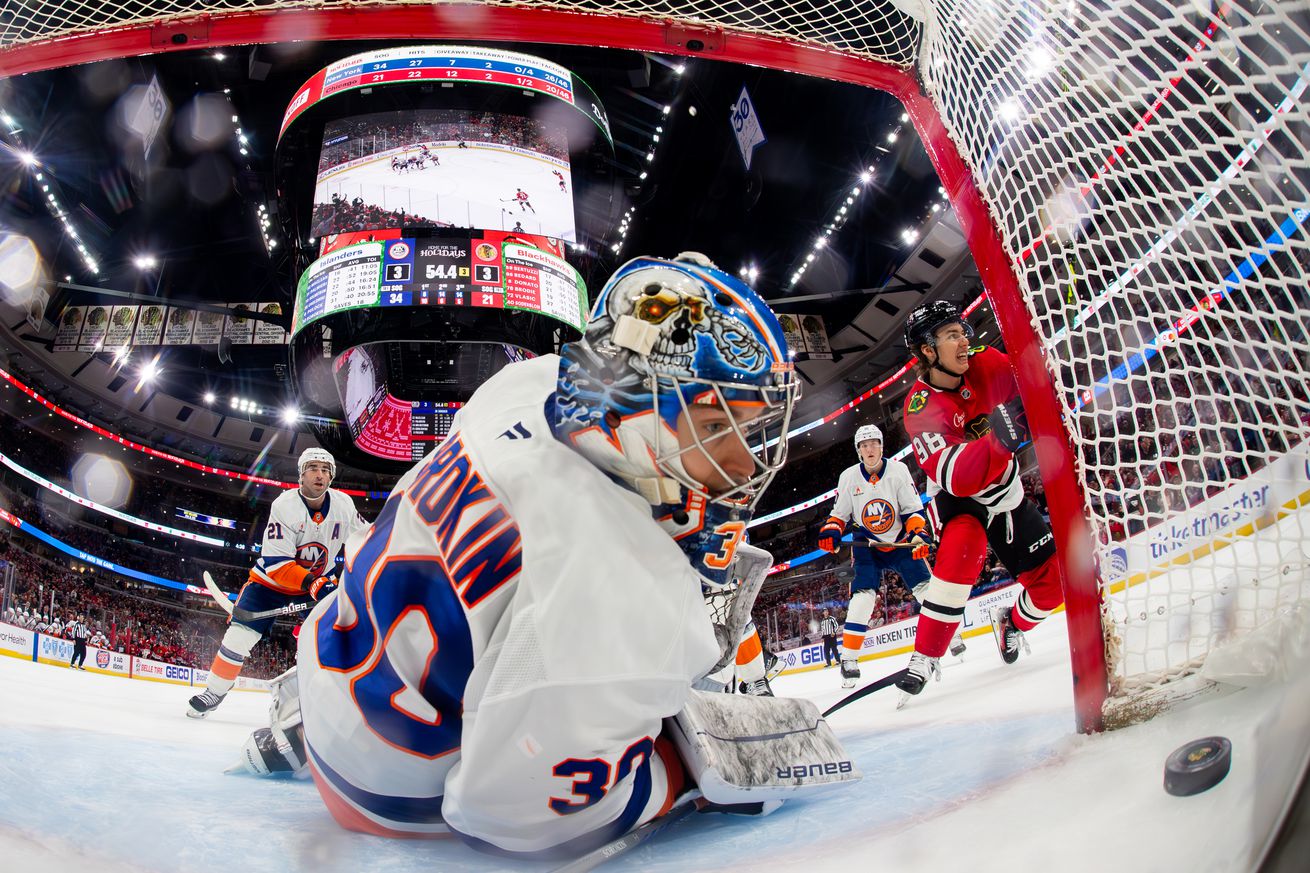 New York Islanders v Chicago Blackhawks