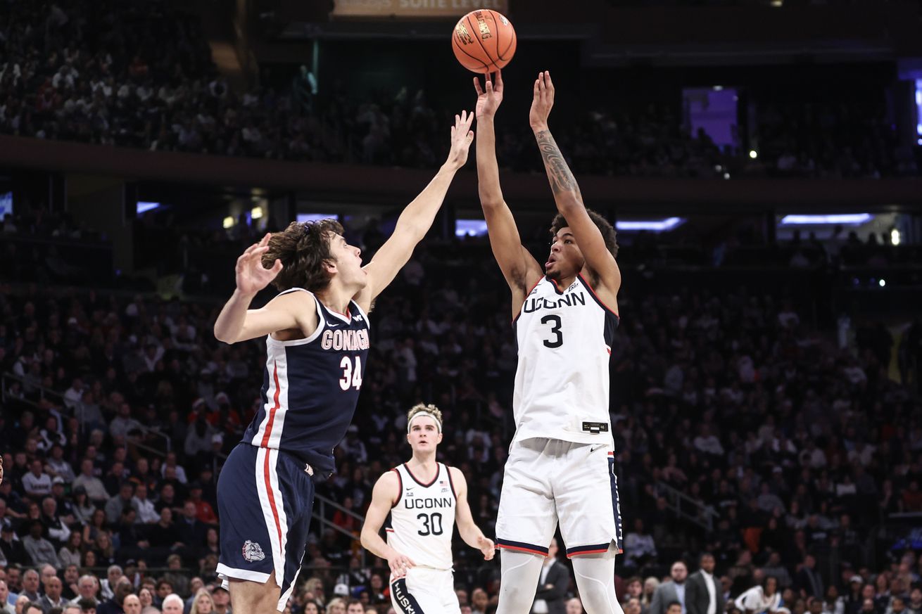 NCAA Basketball: Hall of Fame Series- New York City-Gonzaga at Connecticut