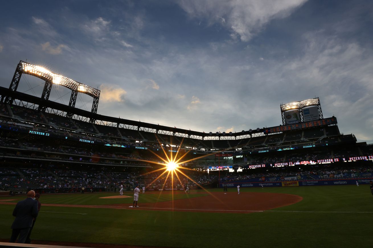 Philadelphia Phillies v New York Mets - Game Two