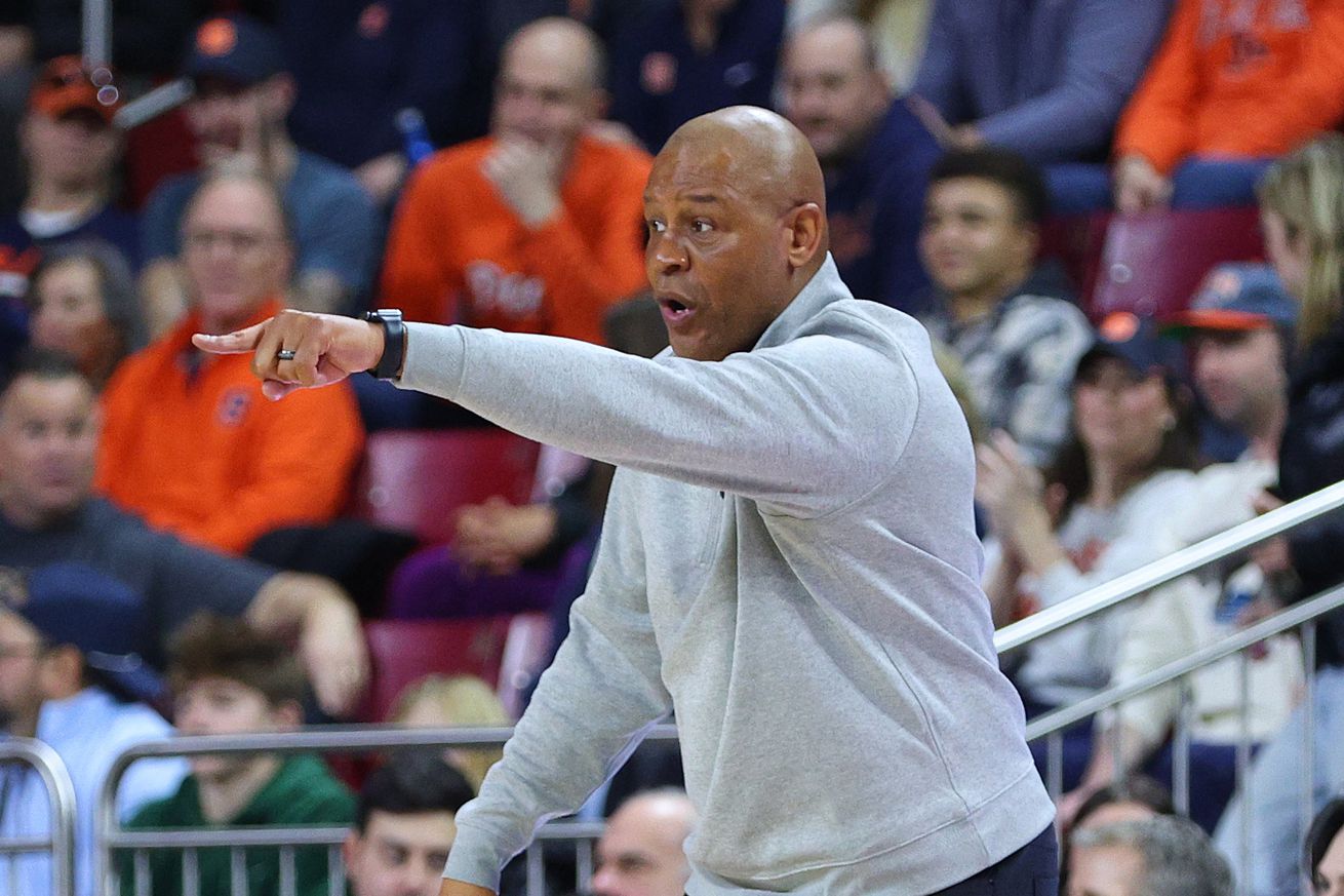 COLLEGE BASKETBALL: JAN 30 Syracuse at Boston College