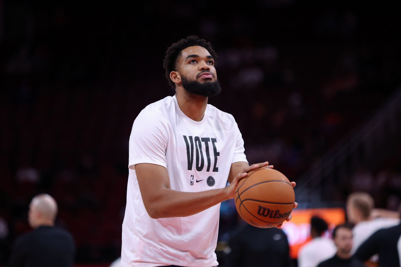 New York Knicks v Houston Rockets