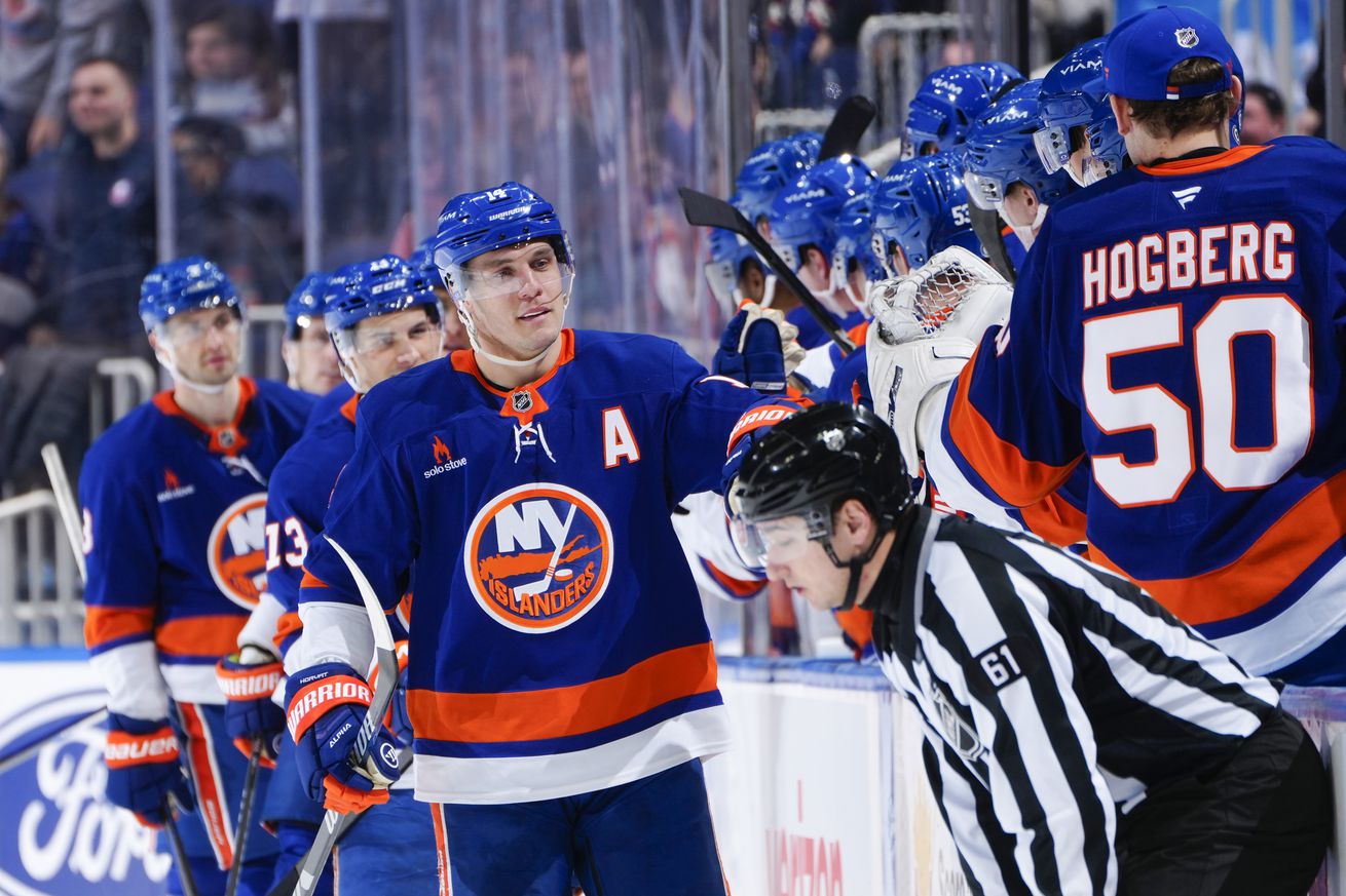 Columbus Blue Jackets v New York Islanders