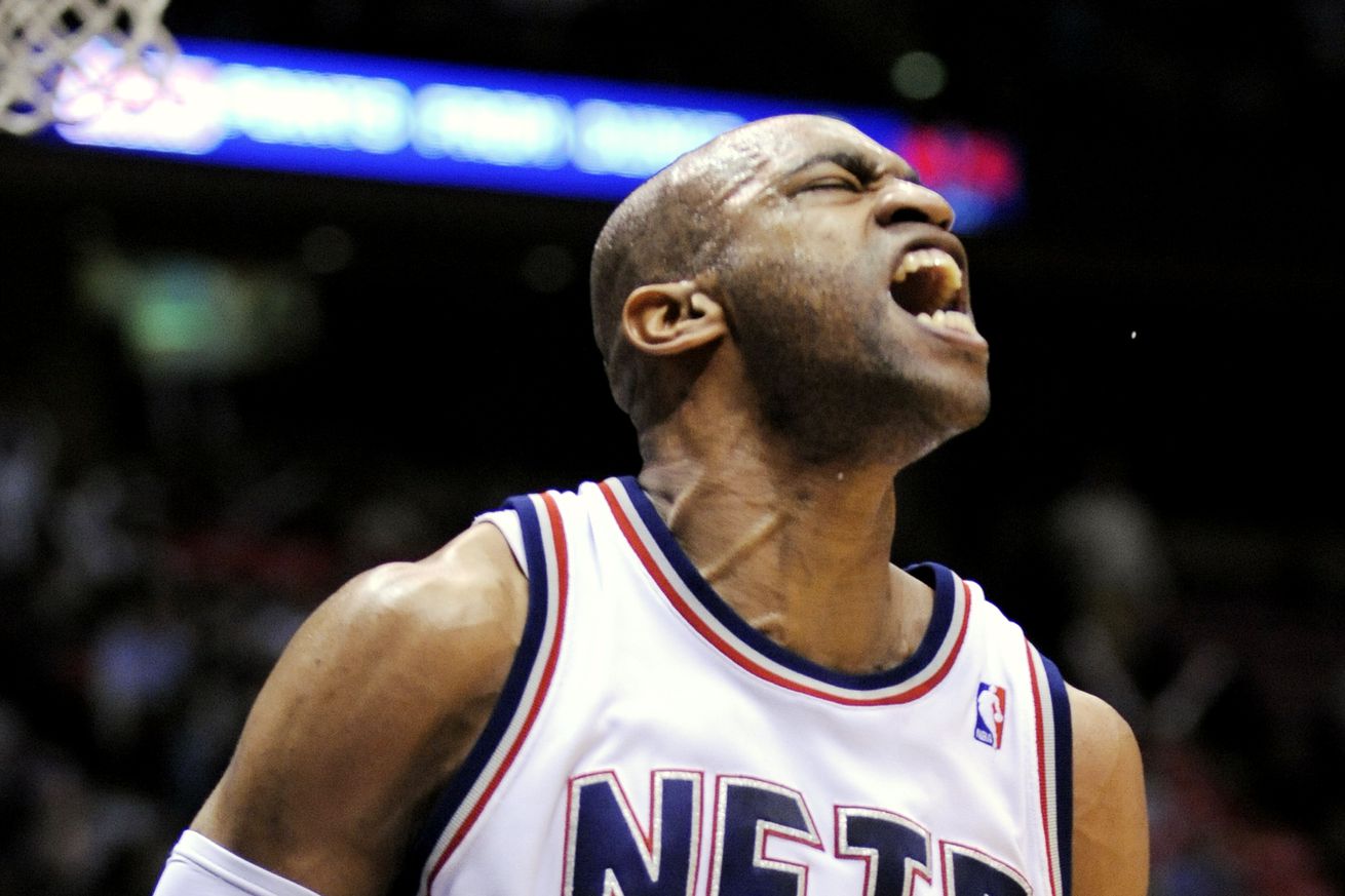 New Jersey Nets vs Atlanta Hawks. Nets Vince Carter reacts a