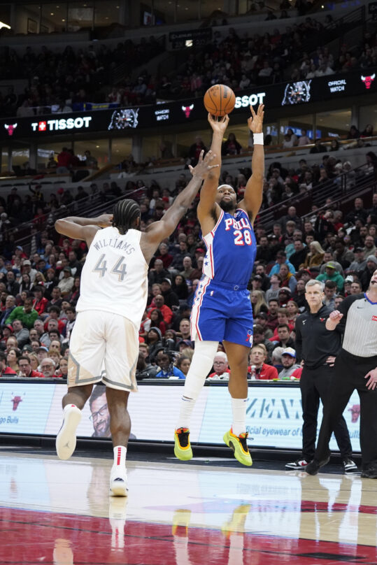 NBA: Philadelphia 76ers at Chicago Bulls