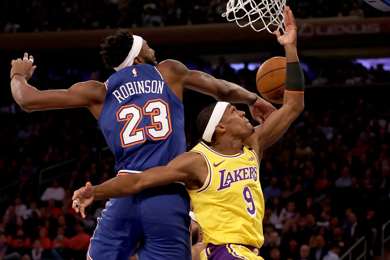 Los Angeles Lakers v New York Knicks