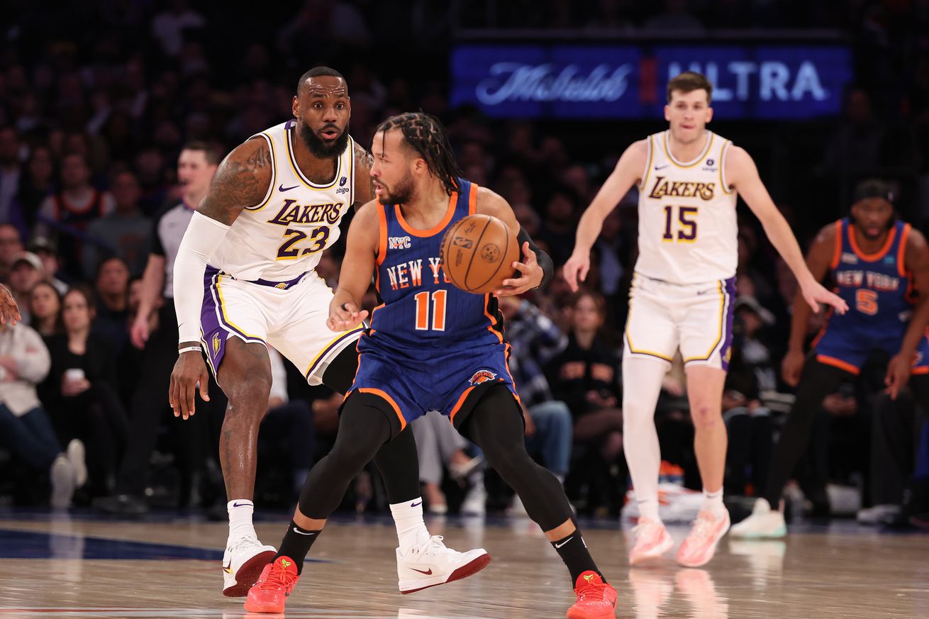 Los Angeles Lakers v New York Knicks