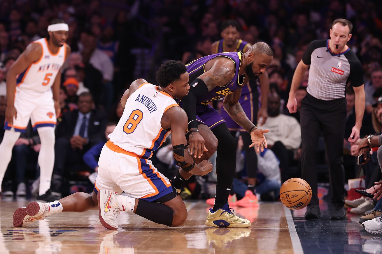 Los Angeles Lakers v New York Knicks