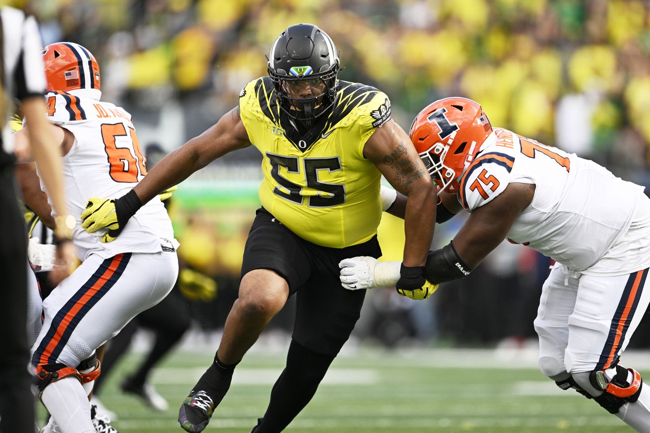 NCAA Football: Illinois at Oregon